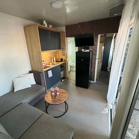 Mobile Homes 